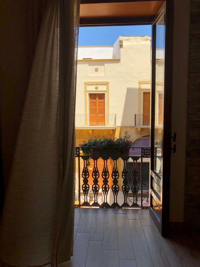 Isolabella Bed & Breakfast มาซารา เดล วัลโล ภายนอก รูปภาพ